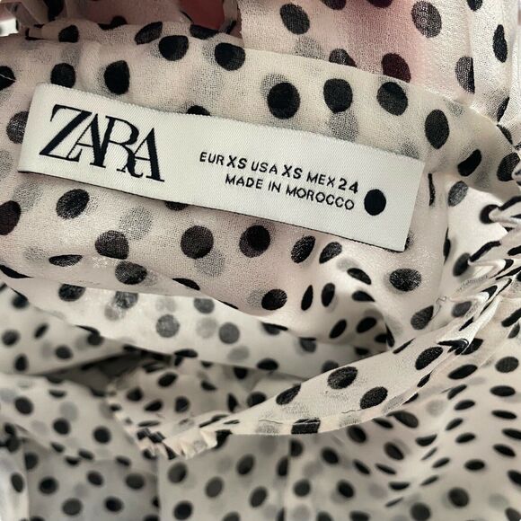 ZARA XS Blouse Popover Button Front Polka Dot White Black Ruffle Top - Picture 2 of 9